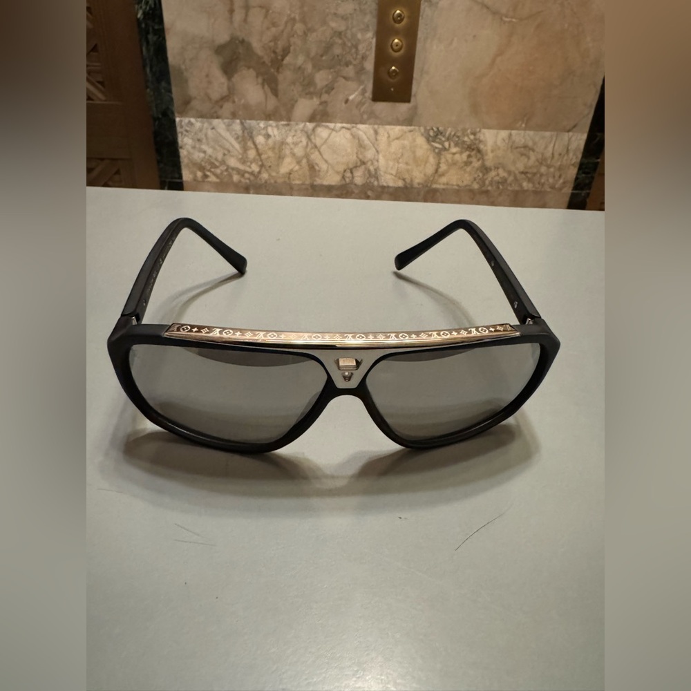 Louis Vuitton sunglasses z0843w931 - Picture 2 of 12